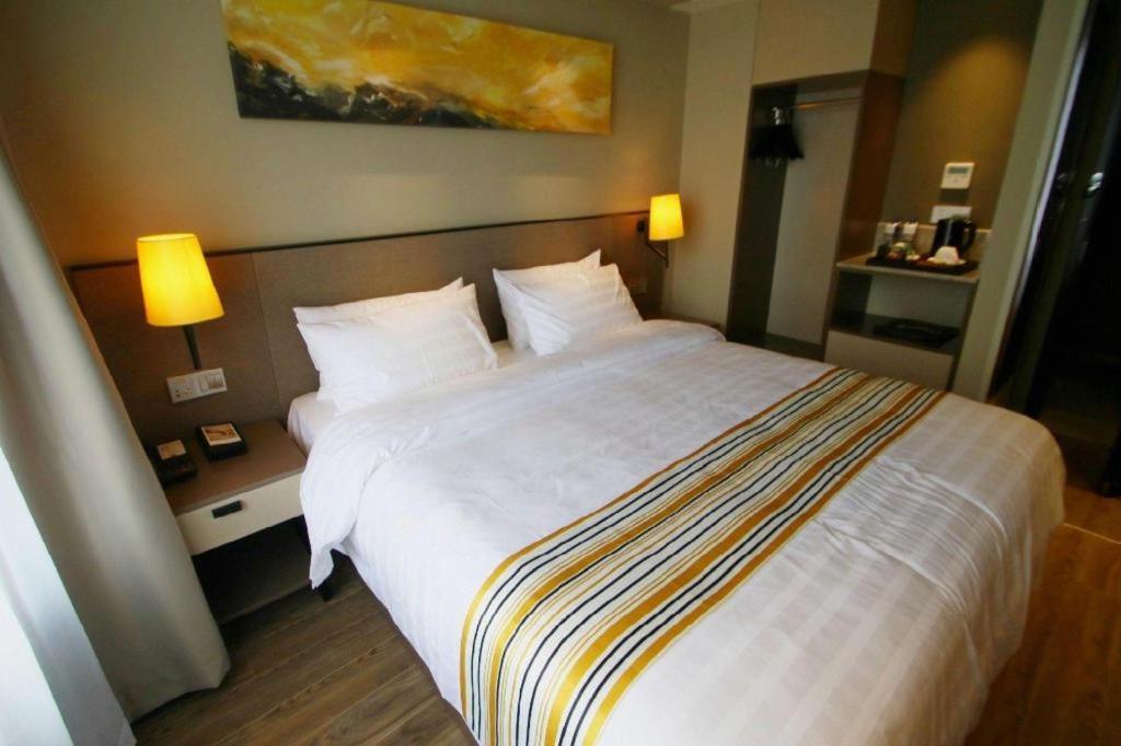 Home Inn Plus Shanghai New International Expo Center Yushan Road Yuanshen Sports Zewnętrze zdjęcie