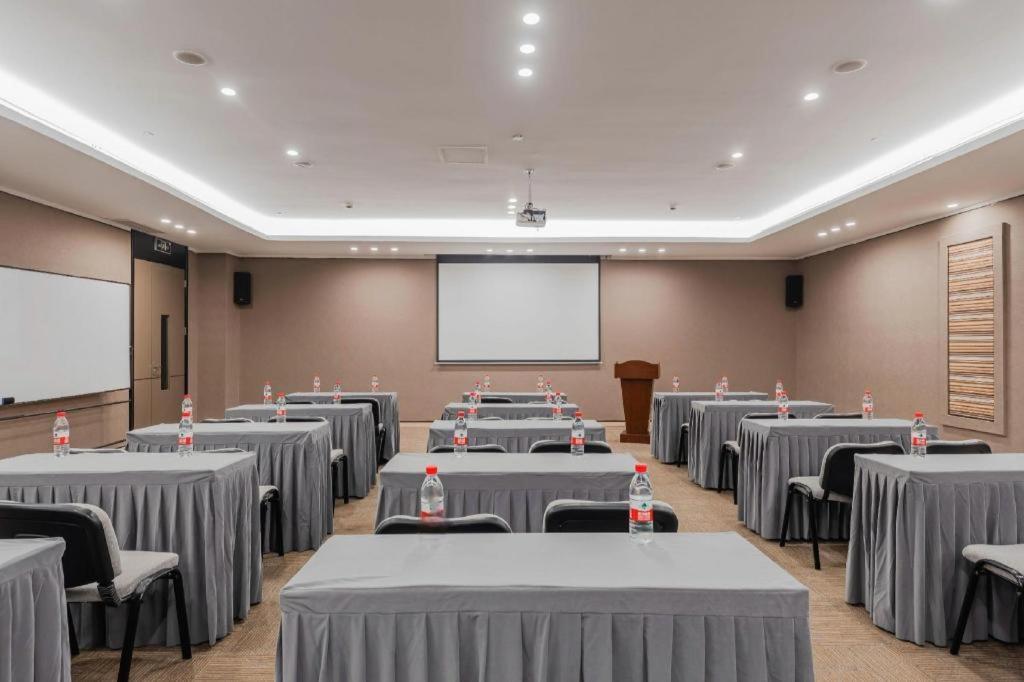 Home Inn Plus Shanghai New International Expo Center Yushan Road Yuanshen Sports Zewnętrze zdjęcie